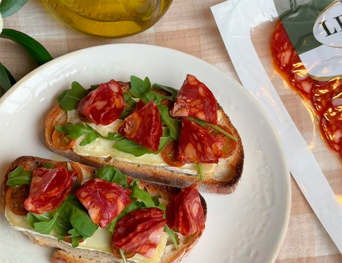 Desayuno con Legado Ibérico chorizo