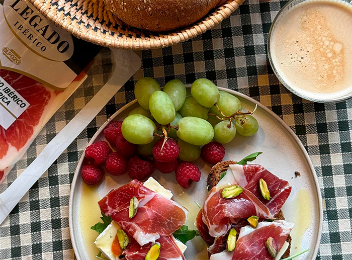 Desayuno con Legado Ibérico frutose secos